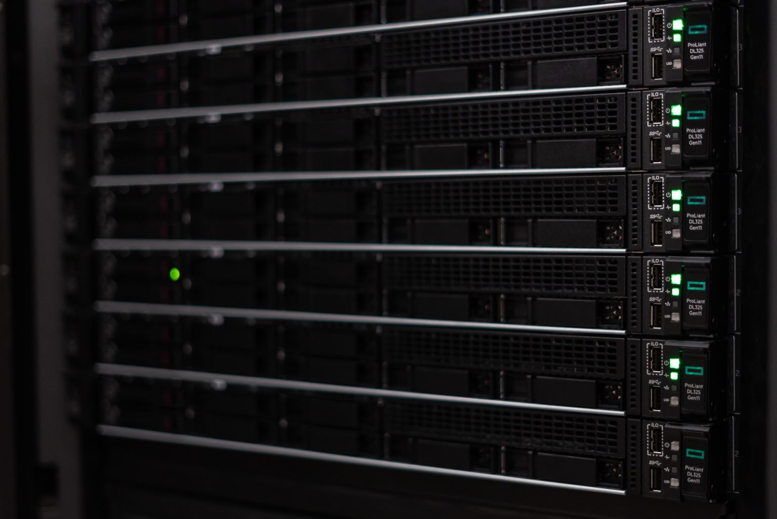 Professional computer servers for small businesses and SMEs I XEFI